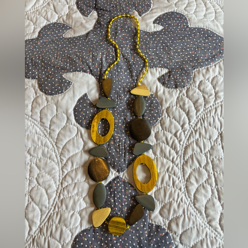 ***3 for 15***
Mod beaded necklace